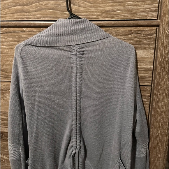 Lululemon Transformational Wrap - Picture 7 of 13